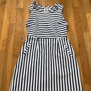 Blue/white fitted dress EUC